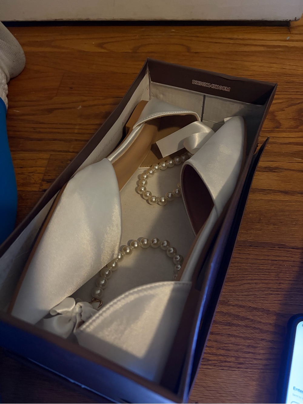 Elegant White Pearl-Ankle Satin Flats with Ribbon Tie - Picture 4 of 4